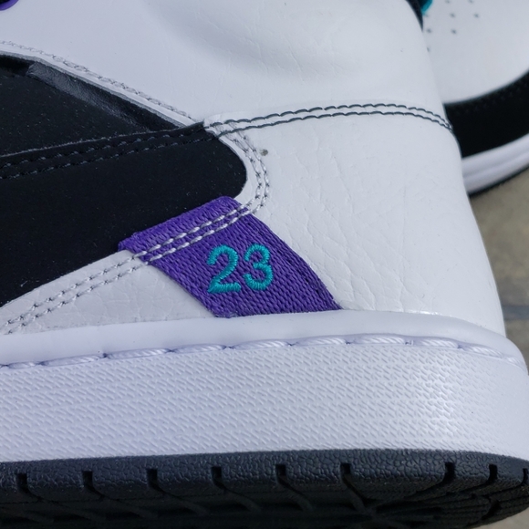 NEW Nike Jordan Fadeaway Basketball Shoes Black Turbo Green White - Picture 9 of 9